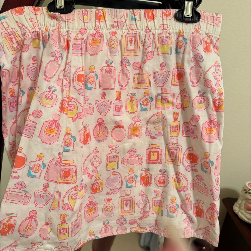 Lilly Pulitzer pink skirt. Excell condition.